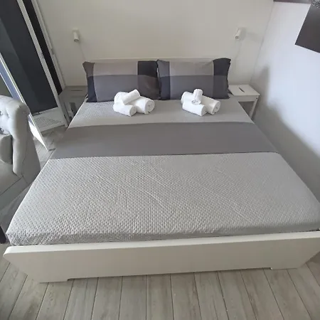 Casa Mole, Roma * מרינו